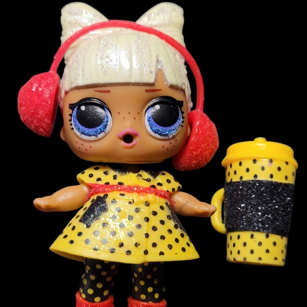 Winter Holiday Muffs - LOL Surprise! Doll